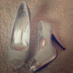 Silver sparkle rampage pumps